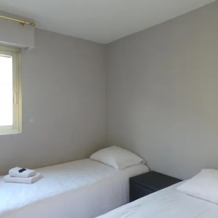 Beautiful Beachfront 2 Bedroom Flat * Antibes