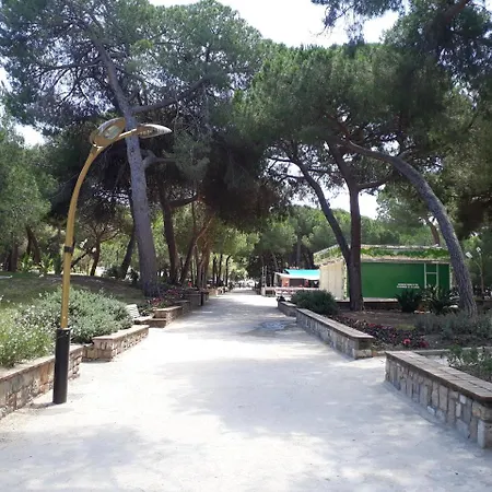 Beautiful Beachfront 2 Bedroom Flat * Antibes