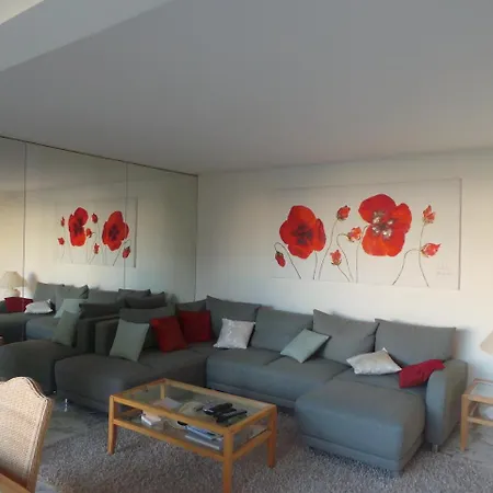 Apartment Beautiful Beachfront 2 Bedroom Flat