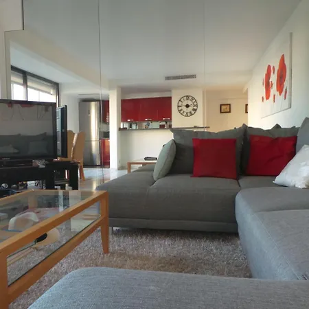 Apartment Beautiful Beachfront 2 Bedroom Flat *